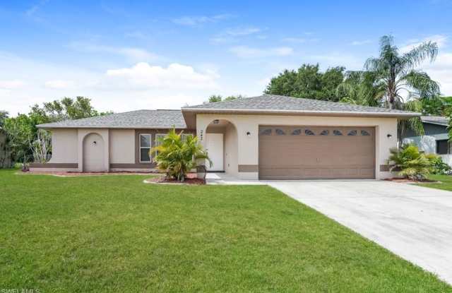 242 SW 34th TER - 242 Southwest 34th Terrace, Cape Coral, FL 33914