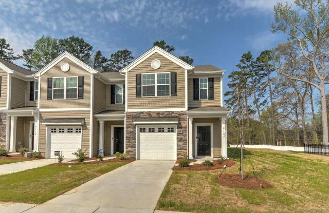 Charming 2-story, 3BD/2.5BTH townhouse located in the Trinity Village community - 9102 Lowfalls Lane, Charlotte, NC 28216
