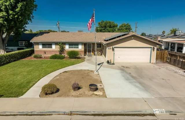 3 Br 2 Ba home with Pool and paid solar available soon photos photos