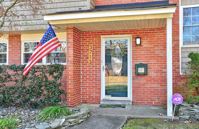Beautiful 3 bed 2 1/2 bath home located in the heart of Virginia Beach Gallery 4