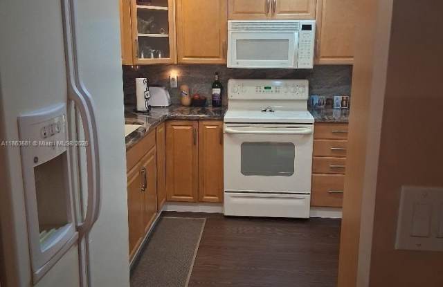 1000 St Charles Pl photos photos