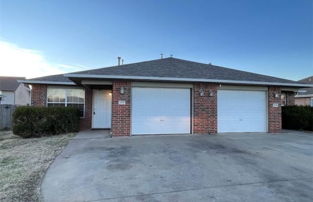 2828 Carondolet  ST Unit #B - 2828 Carondolet Street, Springdale, AR 72764