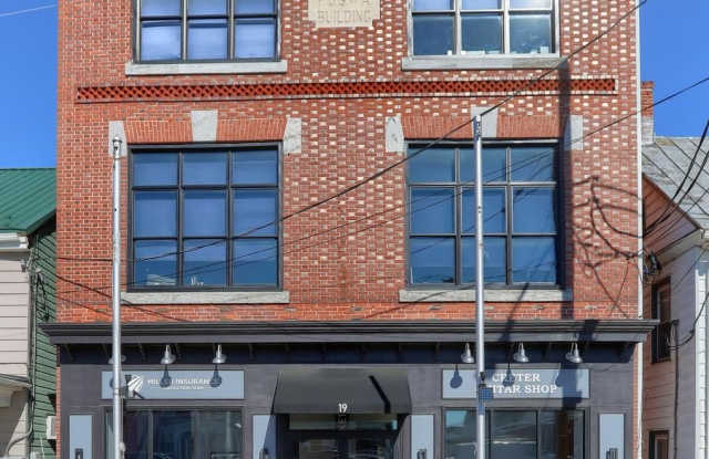 19 W MARKET Street - 19 West Market Street, Jonestown, PA 17038