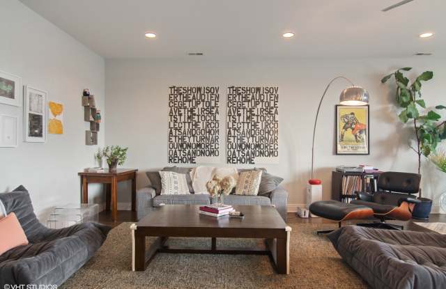 1617 West Grand Avenue Gallery 2