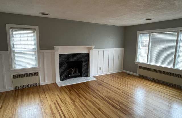 118 Northwestern Avenue Gallery 3