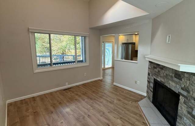 Spacious Boulder Home 3 Bedrooms | 2 Bonus Rooms | Office | 3 Full Bathrooms Gallery 4