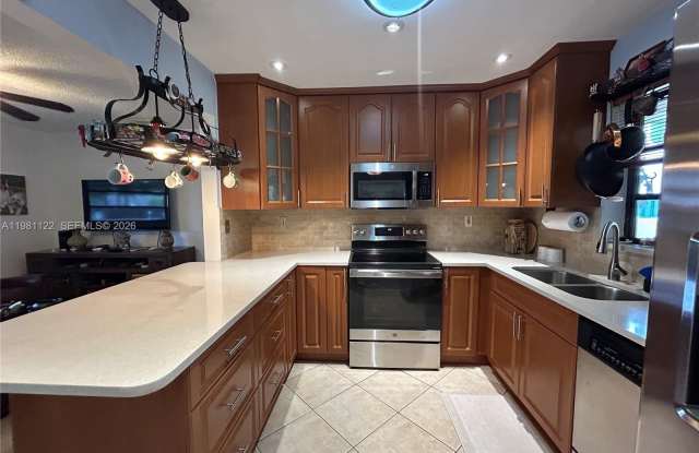 10818 SW 72nd St photos photos