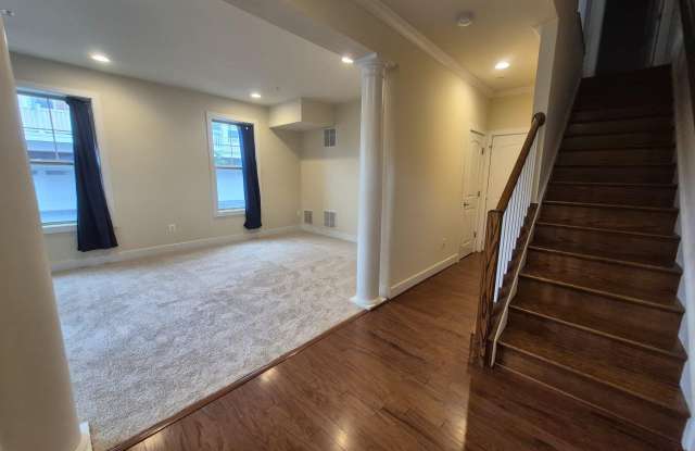 251 DECOVERLY Drive Gallery 2