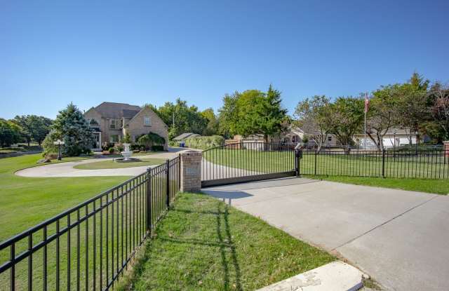 (5) Bed/(4.5) Bath + Study Avail NOW! Must-See Amenities! photos photos