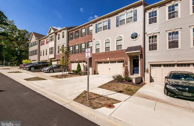 1110 LANHAM LANE Gallery 2