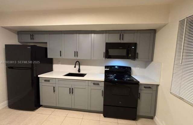 561 NW 113th St photos photos