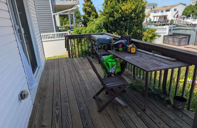 Renovated 1-Bedroom Apartment with Water Views, Private Entrance & Utilities Included photos photos