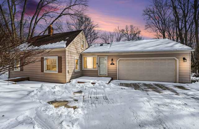 Beautiful 2 bed 2 bath single family home in Northville Twp. photos photos