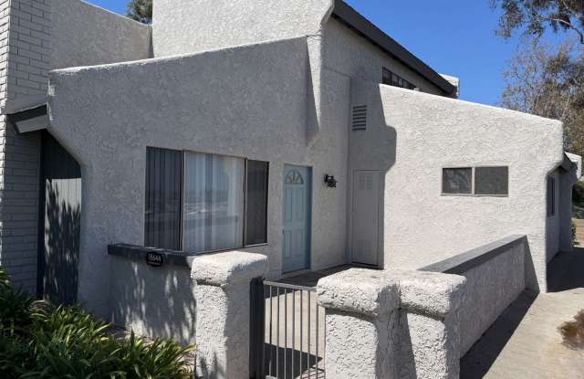 Sea Breeze Village: 2 Bedroom 2 Bath Attached Townhouse Gallery 3