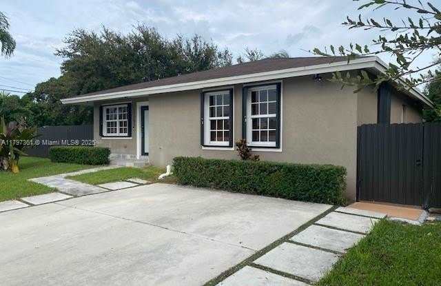 11795 SW 222nd St photos photos
