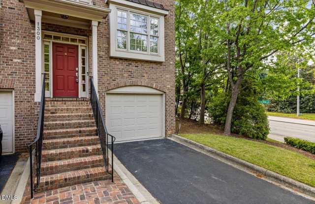 1300 Cameron View Court Gallery 3