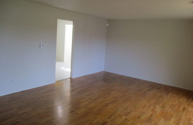 7507 Hill Avenue Gallery 4