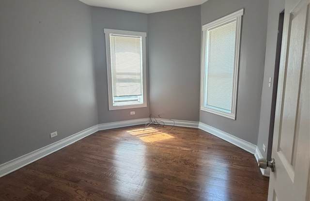 6926 South Parnell Avenue - 1 Gallery 3