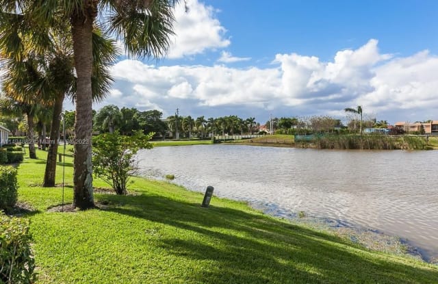 16775 Hemingway Dr - 16775 Hemingway Drive, Weston, FL 33326