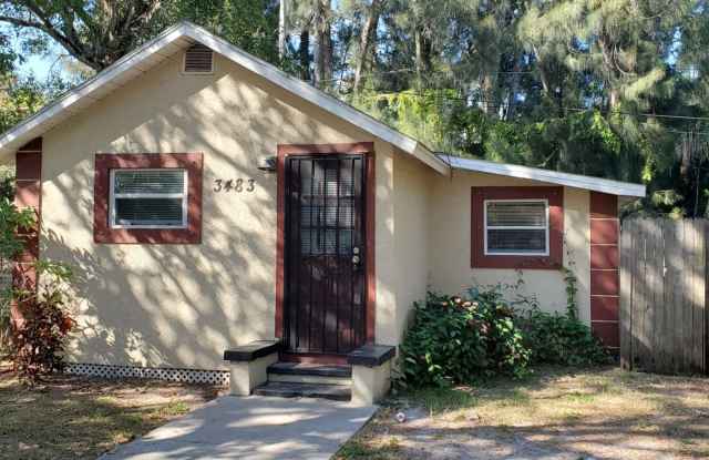 2/1 St Pete Move In Ready photos photos