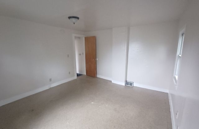 Cozy 2 Bedroom House FOR RENT in Bridgeton $1400 photos photos