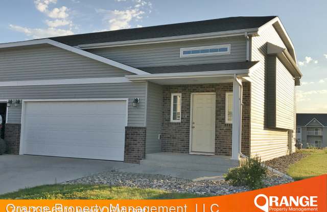 72 Mulberry Loop NE - 72 Mulberry Loop, Minot, ND 58703