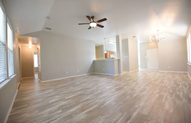 GREAT home for rent in Anna Gallery 4