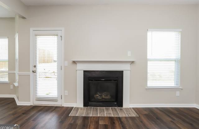 1565 Tigris Court Gallery 3