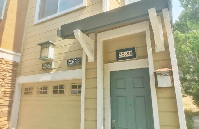 Low Deposit W/ Garage Parking  In Unit Laundry! - 22690 Canyon Terrace Drive, Castro Valley, CA 94552