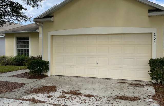 Charming 5 Bedroom, 3 Bath Bungalow! Lawn Care Included! photos photos