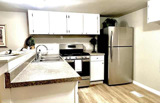 340 E 8th Street unit: 19 photos photos