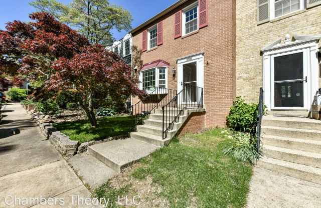 1018 Ellison Sq Gallery 2
