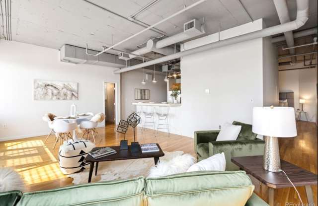 Bright & Beautiful Renovated Skyloft One-Bedroom – Available Now!! photos photos