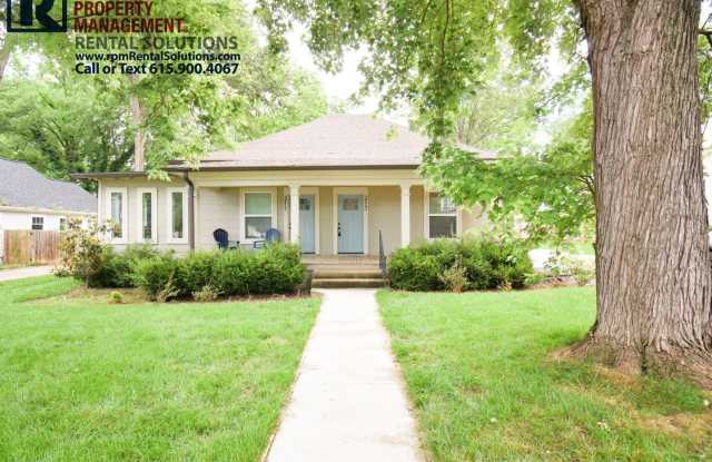 Adorable duplex near MTSU! Water, lawncare, washer and dryer included! photos photos