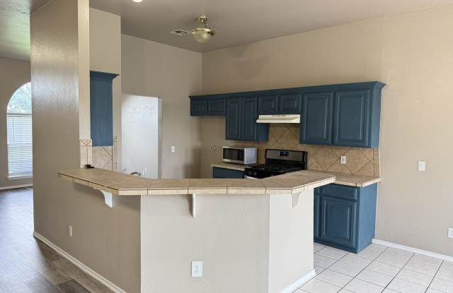 Spacious 3 Bed in Gated Neighborhood – Deer Creek Schools photos photos