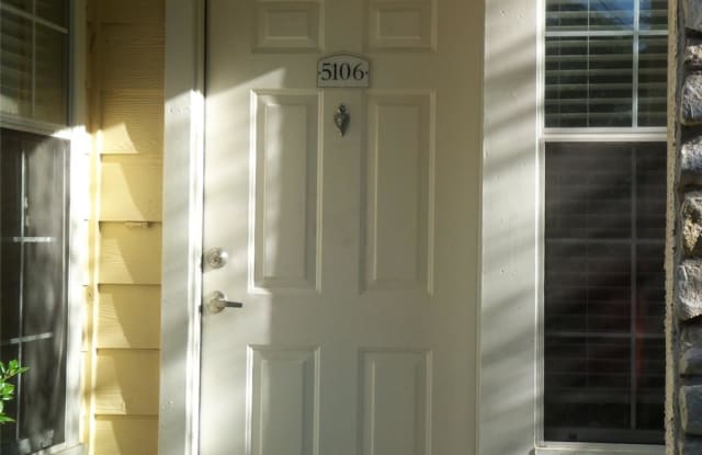 5106  W Stone Manor  DR Unit #Bldg. F - 5106 South Stone Manor, Rogers, AR 72758