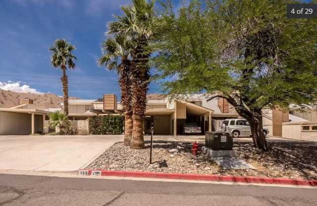 4 bath 2 bed house in Laughlin NV photos photos