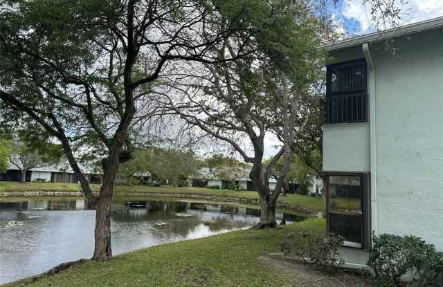 4001 Carambola Cir photos photos