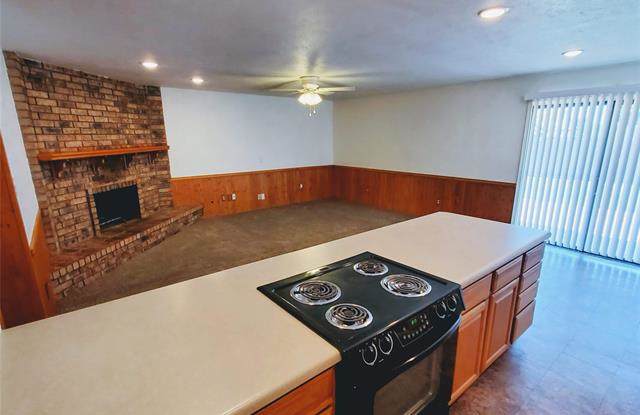 5400 Ragan Drive Gallery 3