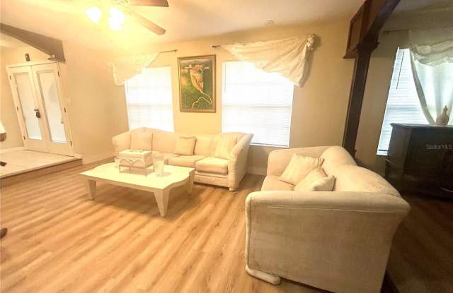 6203 TEBBETTS Drive Gallery 4