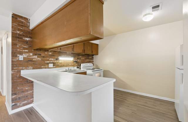 Live Steps from The Ohio State University! Rent Reduced and Deposit Waived!!!! Gallery 2
