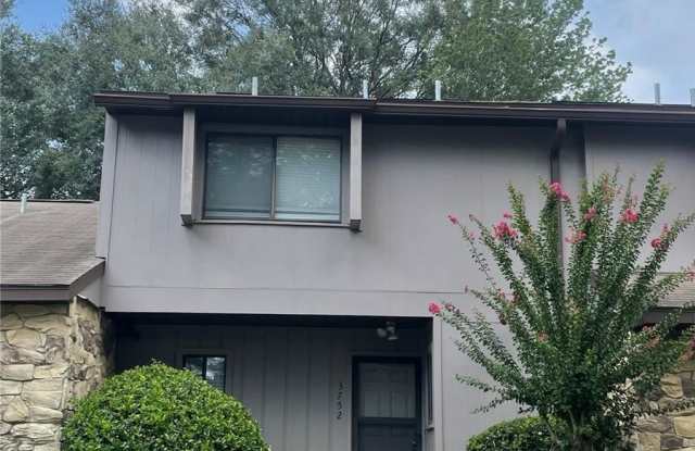 3752 NW 55TH PLACE - 3752 Northwest 55th Place, Gainesville, FL 32653