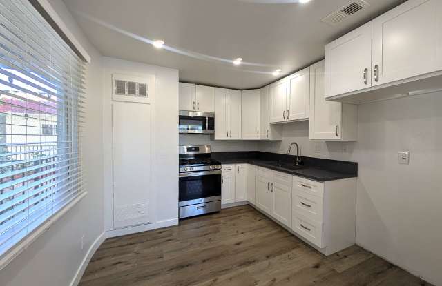 11944 Runnymede St photos photos