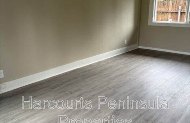 2831 Northeast Center Street photos photos