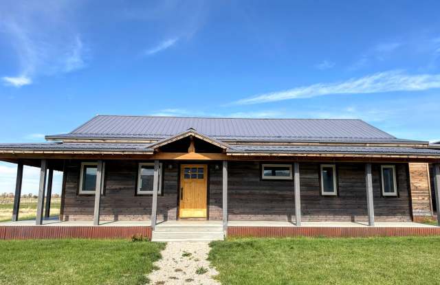 Beautiful 3-Bedroom Custom Home on 4.89 Acres – Victor, Idaho Available now Gallery 1