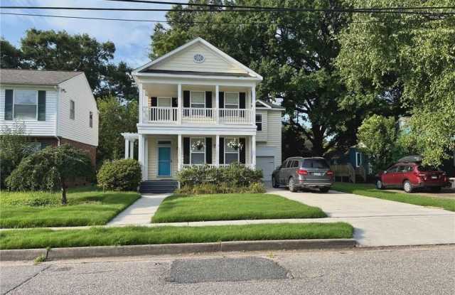 1405 Longwood Drive photos photos