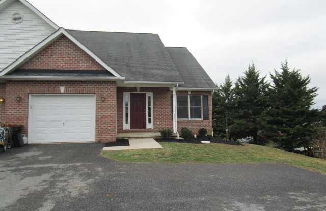 531 GENTRY Court Gallery 2