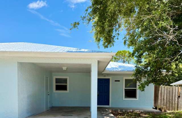 Updated 3-bedroom, 2-bath duplex rental in desirable Sebastian Highlands Florida photos photos Updated 3-bedroom, 2-bath duplex rental in desirable Sebastian Highlands Florida photos photos