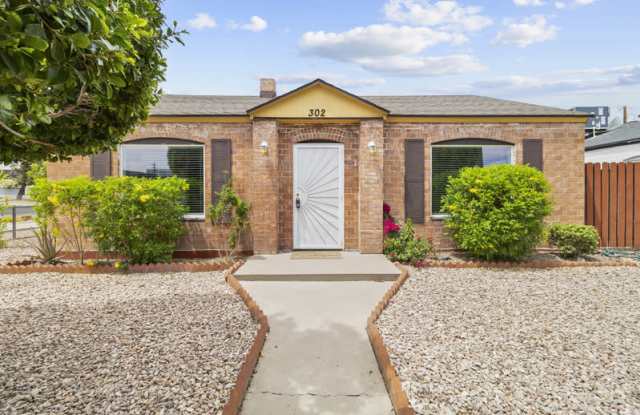 302 E Weldon Ave photos photos