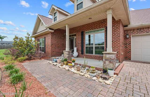 4904 Christy Lane Gallery 1